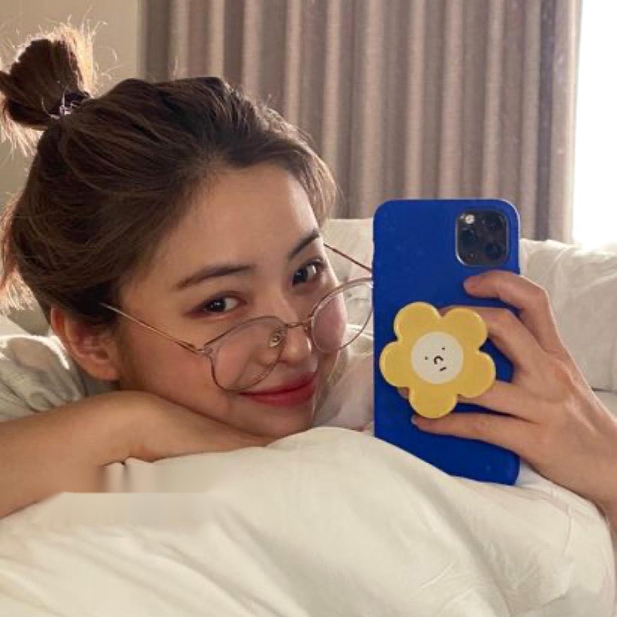 Flower Stand Phone Case