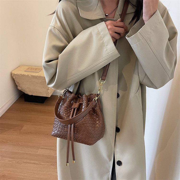 Women's Versatile Chain Cross Body Bucket Bag