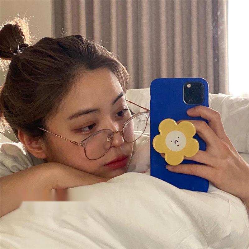 Flower Stand Phone Case