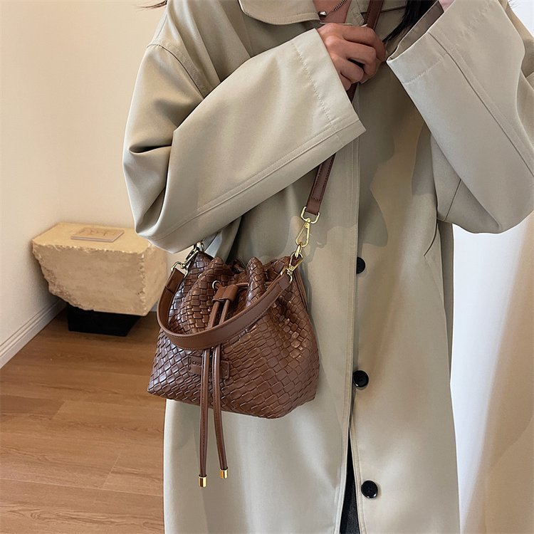 Women's Versatile Chain Cross Body Bucket Bag